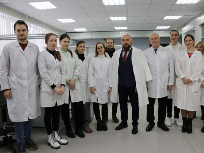 Алексей Бирюлин поздравил начинающих учёных НИ РХТУ с Днём российской науки