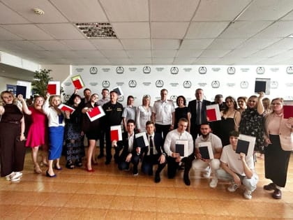 Состоялась торжественная церемония вручения дипломов выпускникам Тульского института (филиала) ВГУЮ (РПА Минюста России)