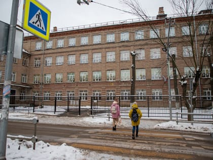 Открытие новых школ и поднятие флага: какие изменения претерпела сфера образования в 2022 году