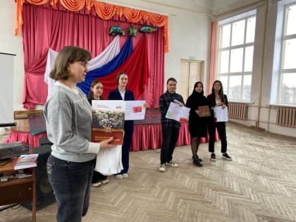 Узловским лицеистам рассказали об основах избирательных кампаний