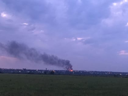 В тульском Плеханово полыхает крупный пожар