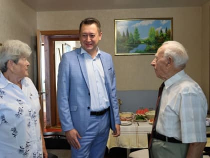Руслан Бутов поздравил с днём рождения двух ветеранов Великой Отечественной войны