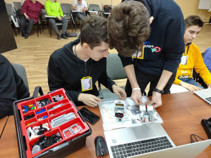 Биоразлагаемая посуда и исследовательская станция Aspiration: какие изобретения создали дети из Тулы