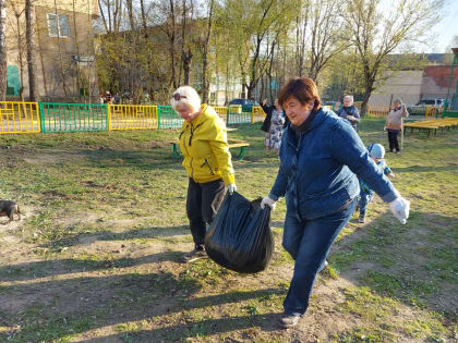 Инна Шевелева приняла участие в уборке оздоровительной площадки «Притяжение»