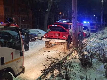 На улице Руднева в Туле произошел пожар в многоквартирном доме