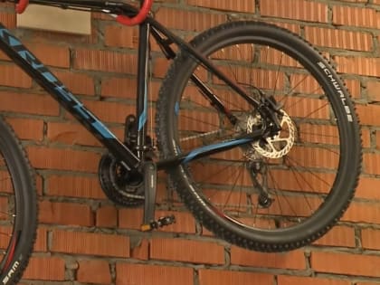 После застолья у жителя Новомосковска пропали велосипед, джинсы и деньги