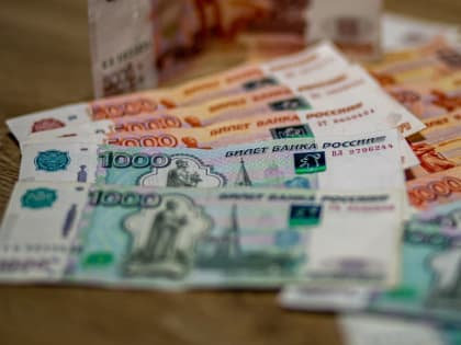 Средняя зарплата россиян за год выросла на 15%
