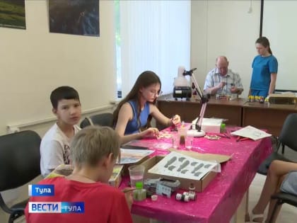 Солдатики оживают ночью. Тульский мастер учит детей созданию миниатюр