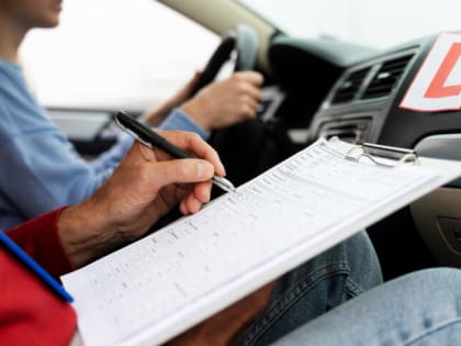 В России электромобили начали страховать от самовозгорания