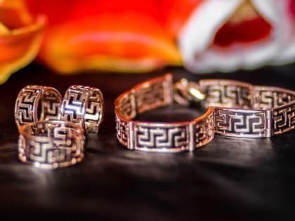 В тульском Скуратово мужчина украл у бывшей жены золотые украшения