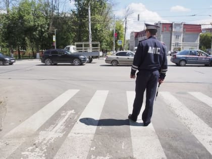 В Туле на Калужском шоссе произошла авария, предположительно, с участием машины ДПС