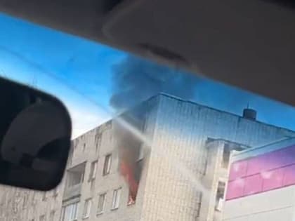 При пожаре в бывшем общежитии в Суворове пострадал человек