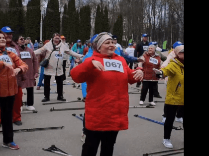 В Туле прошли соревнования на технику ходьбы «Норд Стар» среди людей старше 55 лет