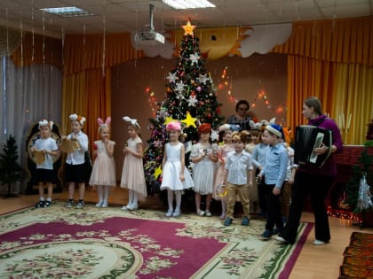 Коляда, коляда! Отворяй ворота!