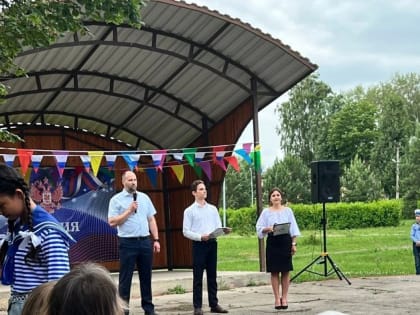 Владислав Трошин и Алексей Ишутин поздравили с Днем России жителей сельских территорий Тулы