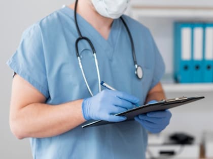 Российских работодателей хотят обязать давать всем сотрудникам полисы ДМС