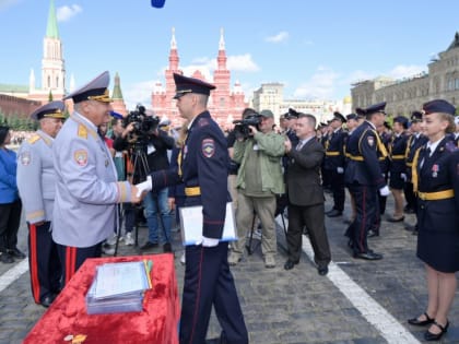 Туляк получил диплом МВД на Красной площади