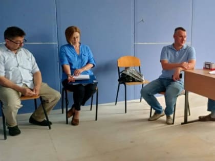 Денис Бычков: Ремонт школы ведется с опережением графика