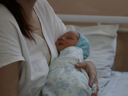 В Госдуме поддержали идею продлить оплачиваемый декретный отпуск до трёх лет