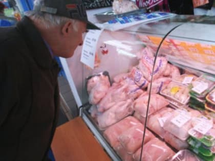 В России вслед за курицей дорожает свинина