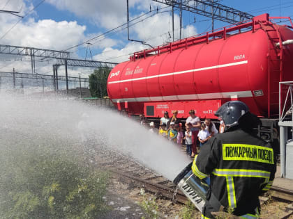 Железнодорожники напоминают правила безопасности во время летних каникул