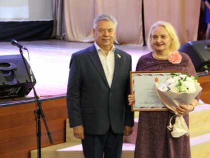 Николай Воробьев поблагодарил за труд педагогических работников Арсеньевского района