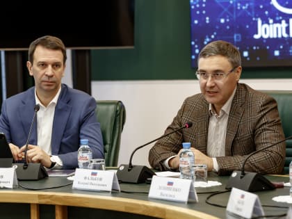 Глава Минобрнауки РФ встретился с молодыми учеными ОИЯИ