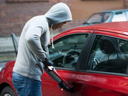В Туле молодой человек угнал автомобиль матери своей сожительницы