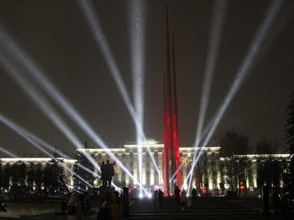 Световую инсталляцию увидели туляки на площади Победы к 80-летию обороны города