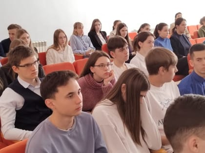 Знакомство выпускников школ с институтом и правилами подачи документов в 2023 году