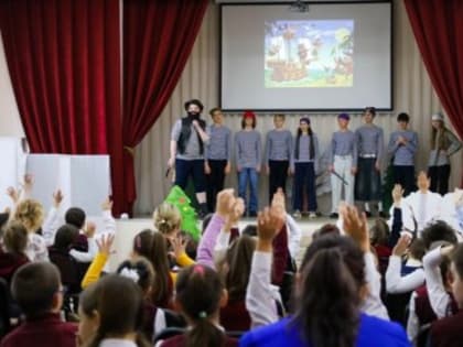 ✅ Спектакль «Новый год наоборот» прошел в Новомосковске