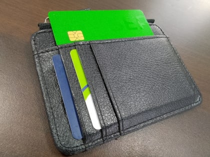 Житель Новомосковска получил штраф за кражу с банковского счета в значительном размере