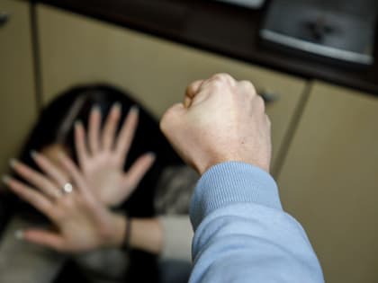 Три женщины в день погибают от домашнего насилия: почему женщины терпят побои и как распознать тирана до вступления в брак