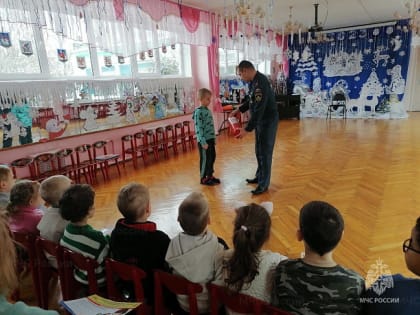 Новомосковским детям рассказали, что делать при пожаре