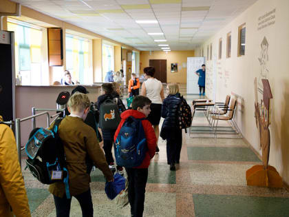 Мединский заявил, что школьникам нужно объяснить неизбежность начала СВО на Украине