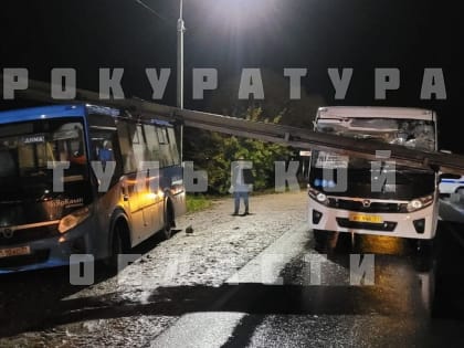 В Хрущёво ДТП с участием 2-х автобусов произошло из-за падения опоры газовой трубы