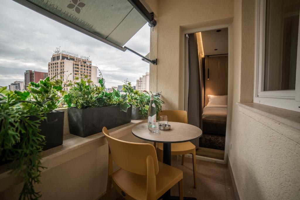 EMERY HOTEL  7