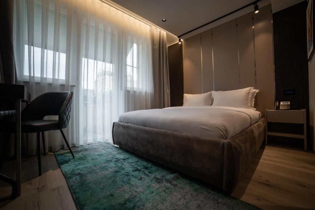 EMERY HOTEL  8