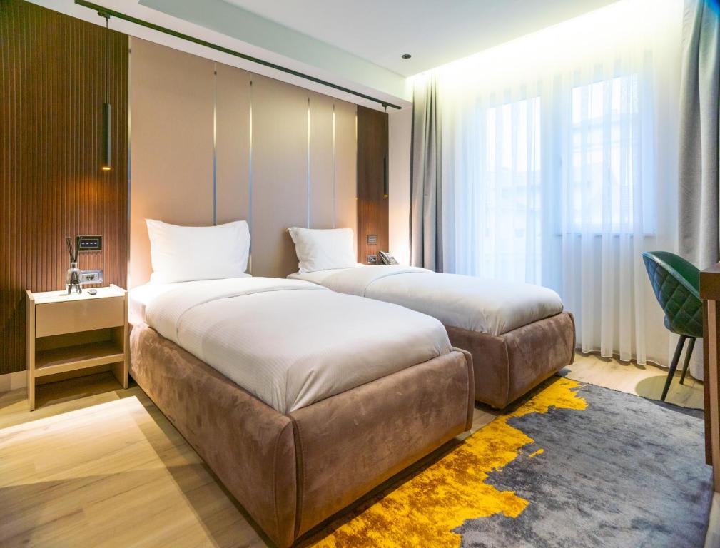 EMERY HOTEL  10