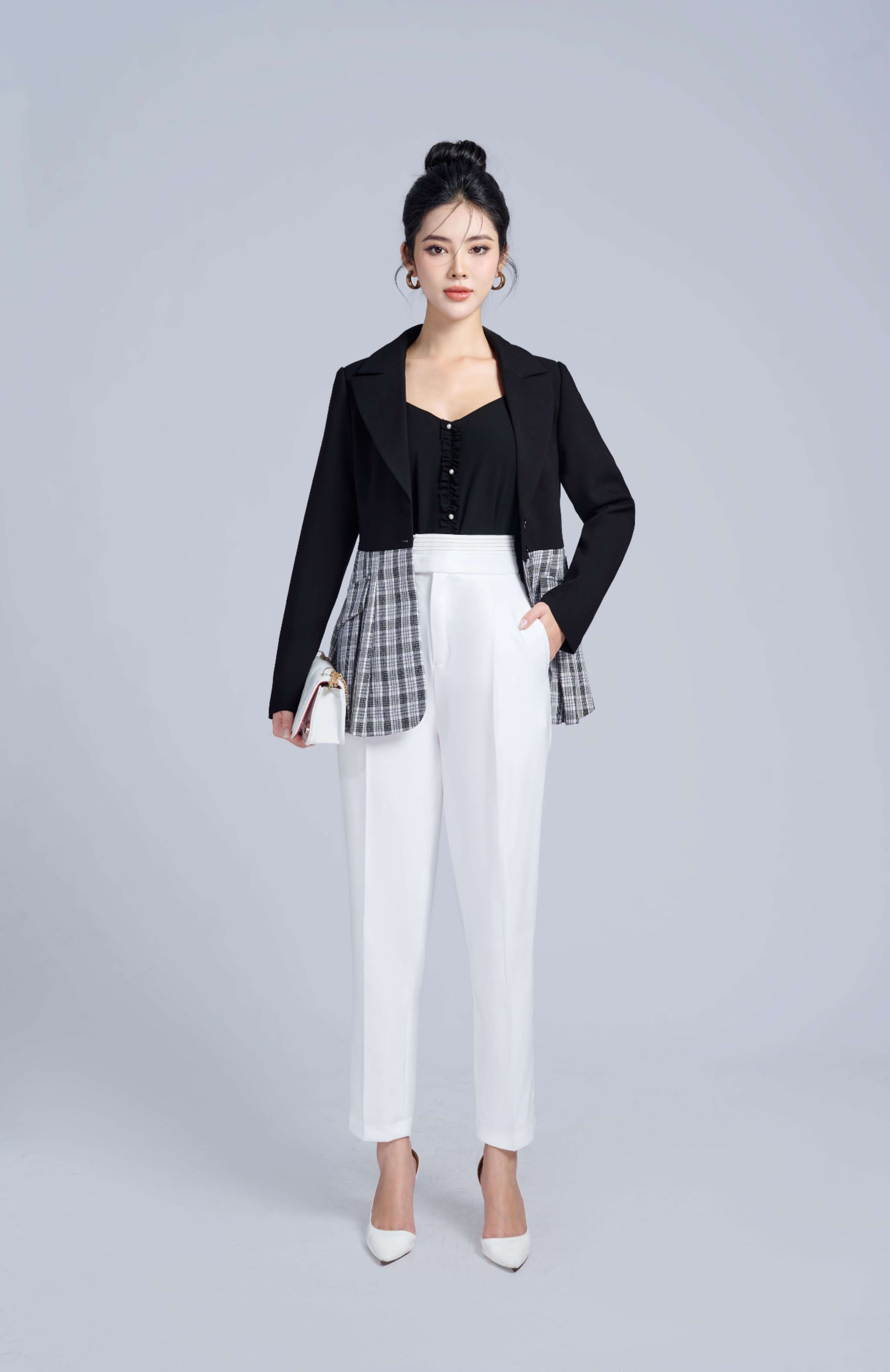 Áo 2 dây bèo giữa phối ngọc