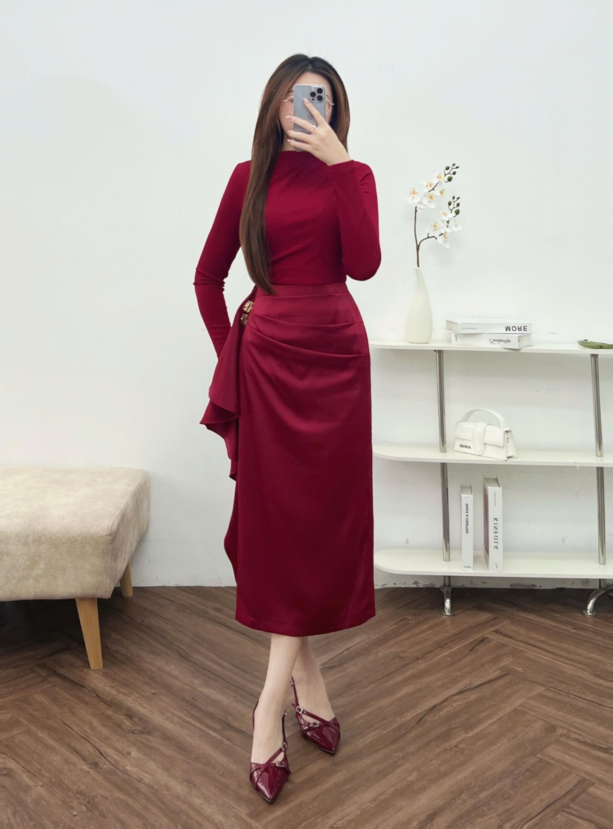 Váy đổ bèo ngang hông