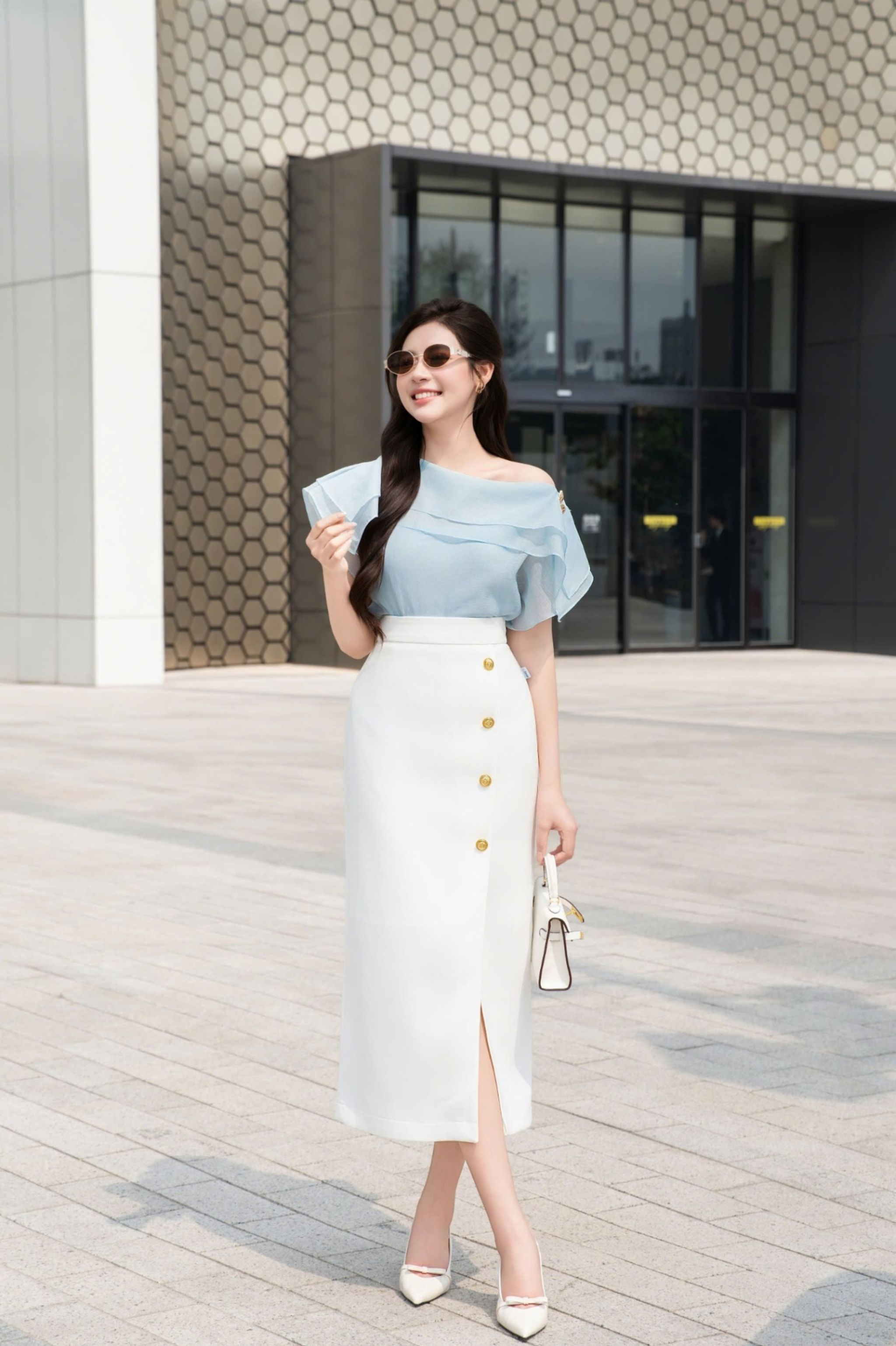 Chân váy xẻ 4 khuy