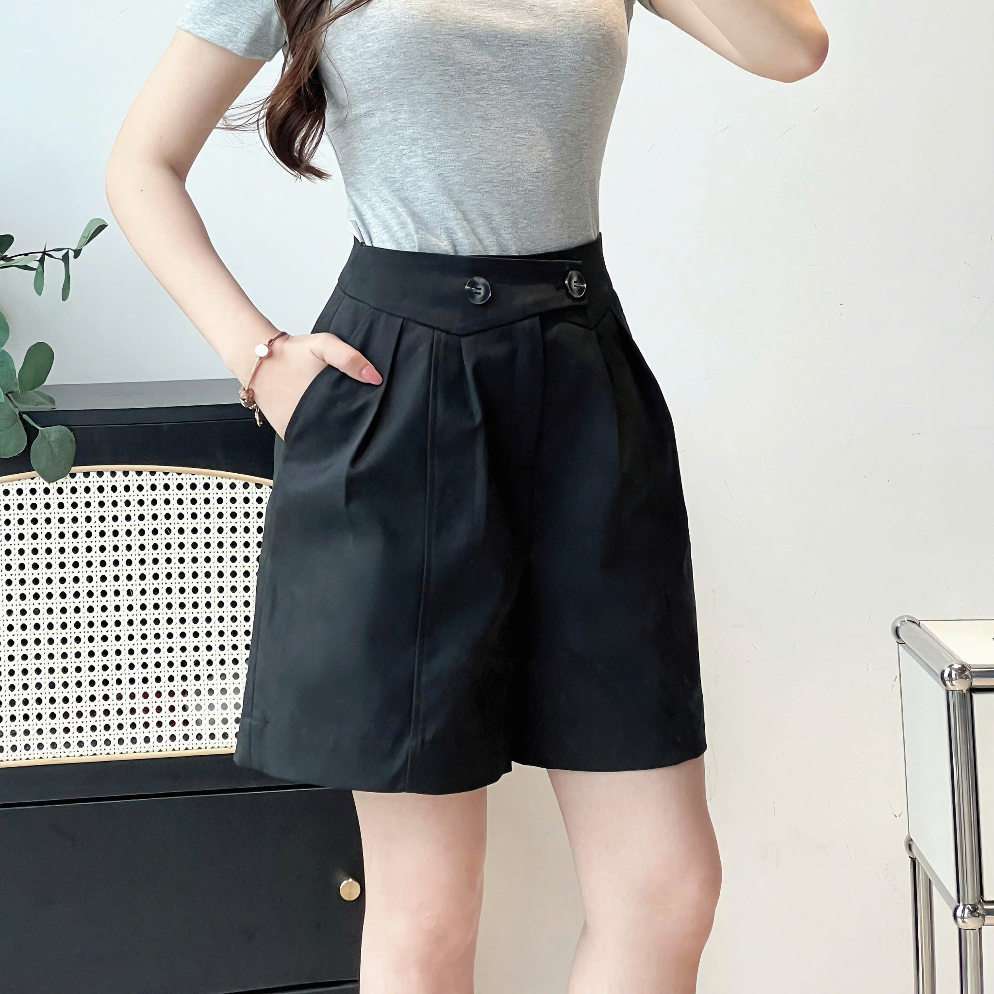 Quần short lửng the Rasy