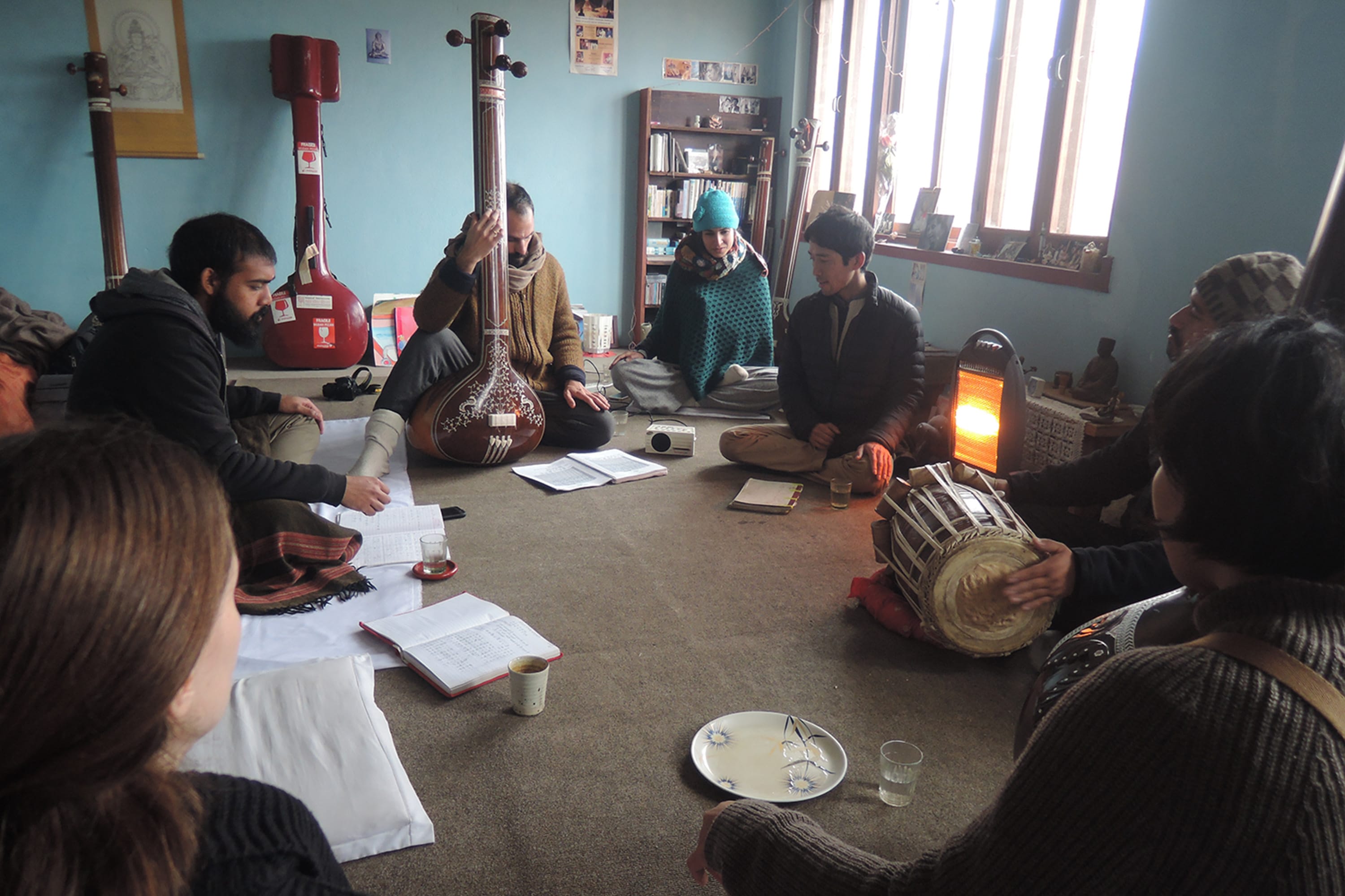 Inoue Sou giving voice training to students from Austria, Spain, Brazil, the West Indies, and Japan. (2020)