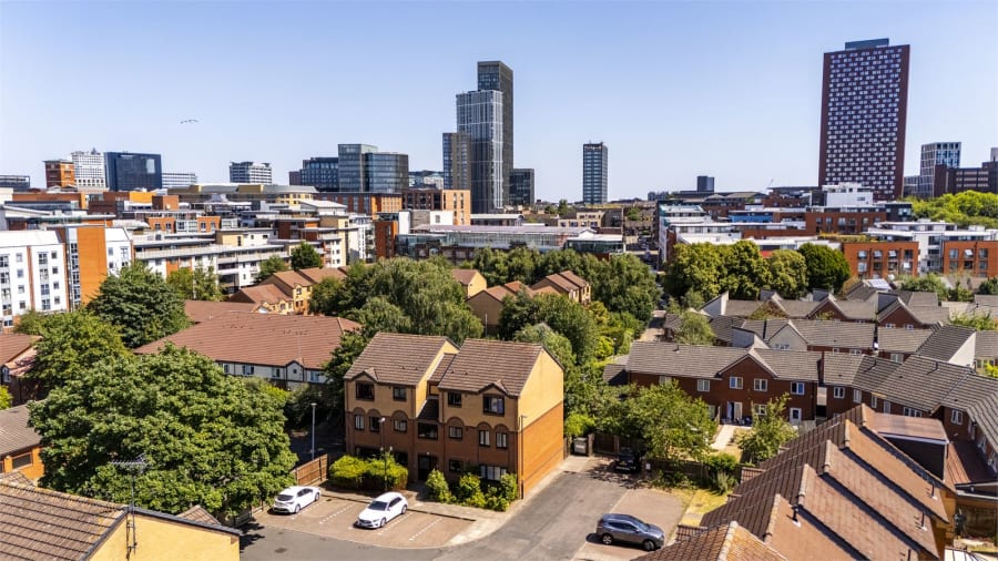 Brindleyplace Apartment, photo 31 of 33