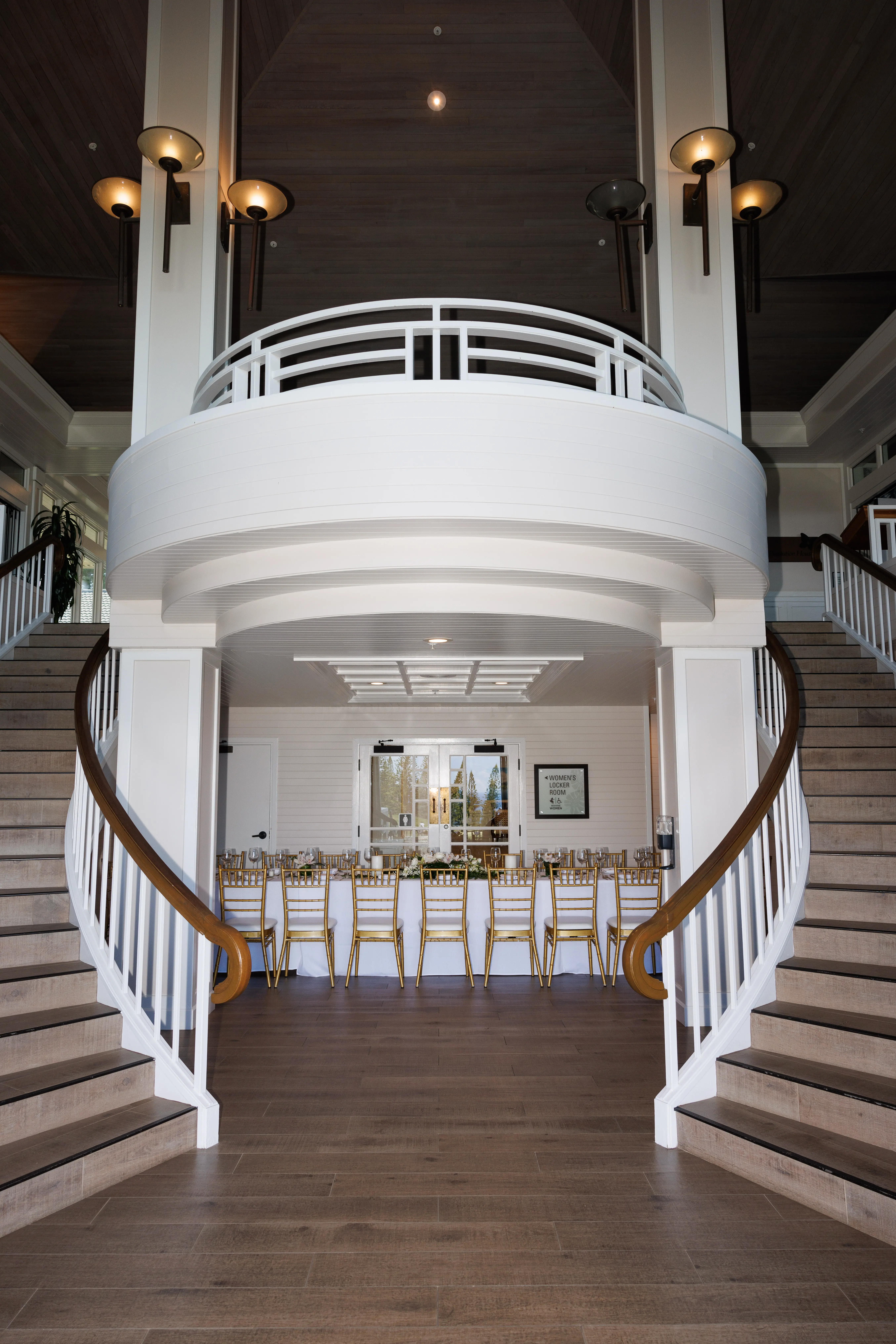 Grand Staircase Foyer - Gallery Image 12