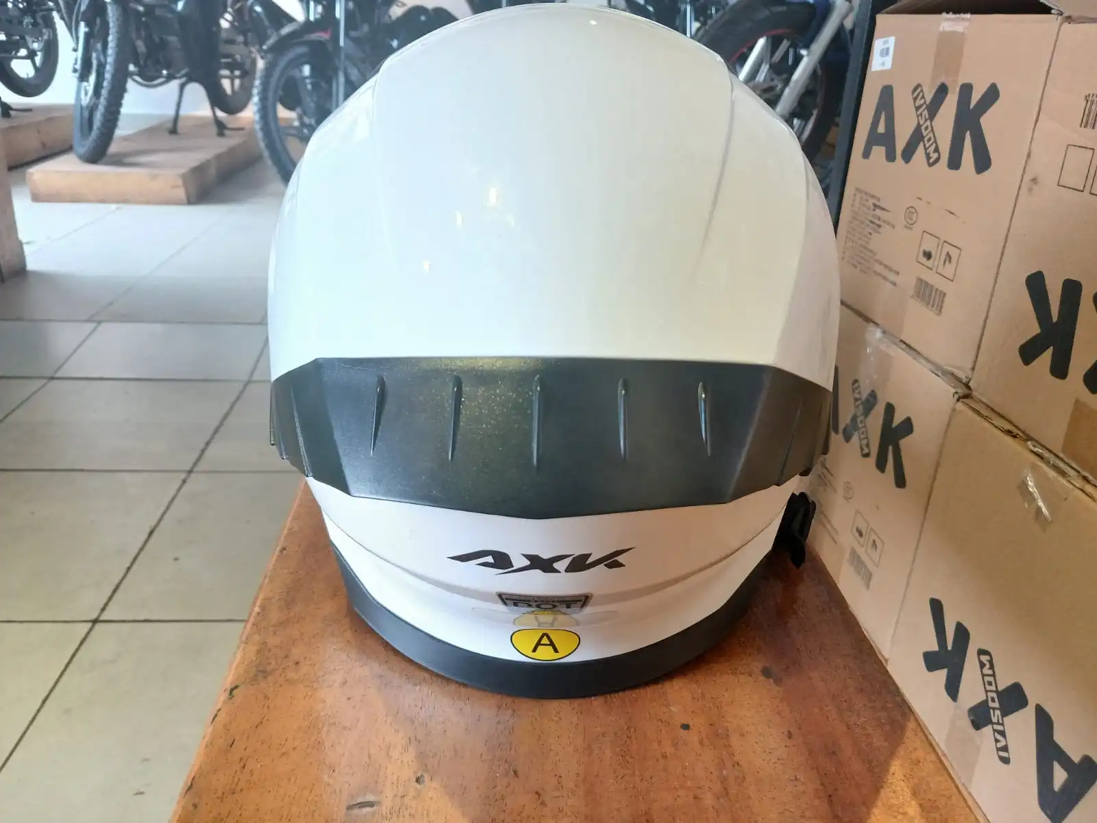 Helmet Color and Psychology: How Colors Affect Visibility and Perception