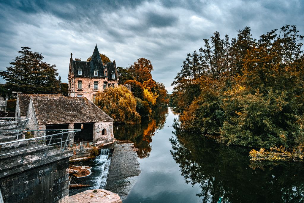 Moret-sur-Loing sous un ciel gris : balade entre patrimoine, impressionnisme et douceur sucrée — Moret-sur-Loing, Seine-et-Marne