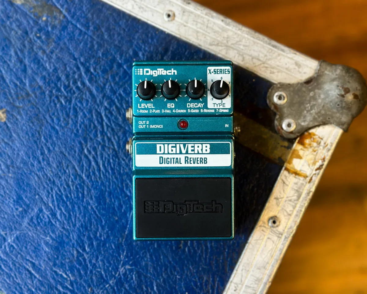 DIGITECH Effect Pedal Polara (revarb)