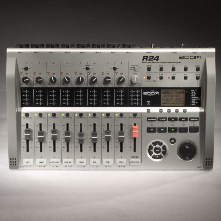 ZOOM Controller R24
